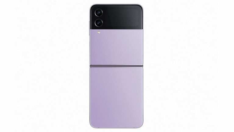 Galaxy Flip4 Produktbild eines Samsung Galaxy Flip 4 in der Farbe „Bora Purple“.