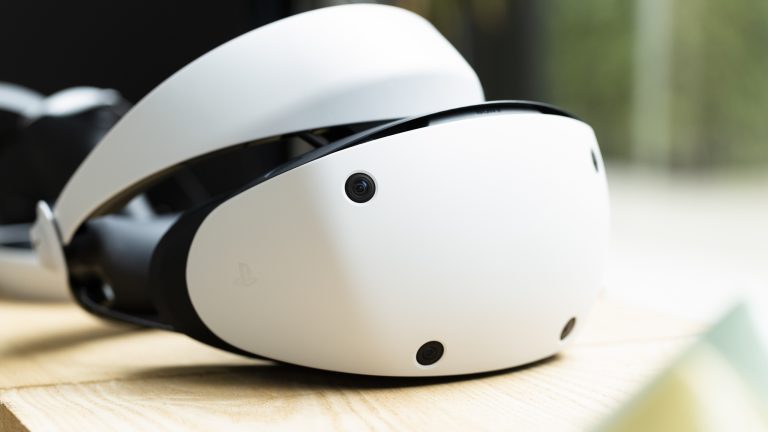 Nahaufnahme einer PlayStation VR 2. Nahaufnahme einer PlayStation VR 2.