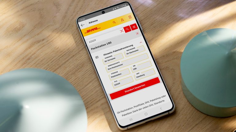 DHL Packstation finden: So gehst du vor Screenshot der App „Post & DHL“. Infos zu einer bestimmten Packstation werden angezeigt.