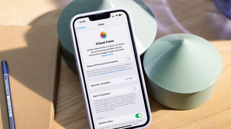 Fotos von iPhone auf PC und Mac übertragen: So klappt es Blick auf ein iPhone, auf dem die Fotos-Einstellungen geöffnet sind.