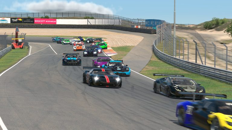 Ein GT3-Rennen in iRacing auf der Rennstrecke in Zandvoort.