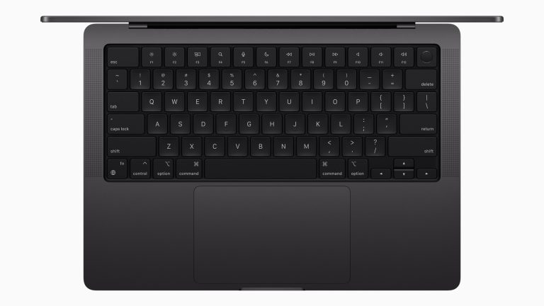 Draufsicht auf die Tastatur in einem MacBook Pro.