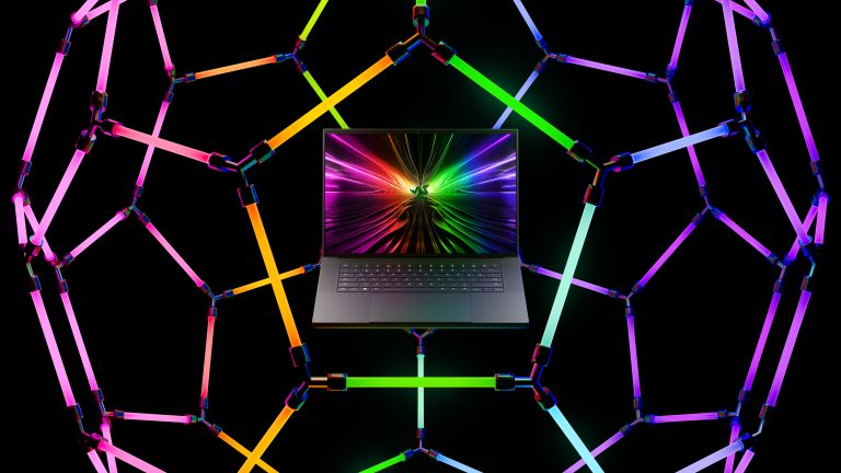 Ein Razer Blade 16 in einem Ball aus LED-Leuchtstäben.