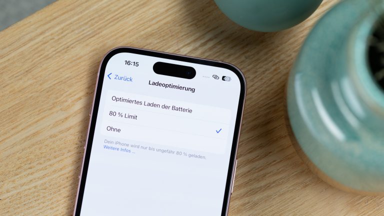 Blick auf die Ladeoptimierung bei einem iPhone.