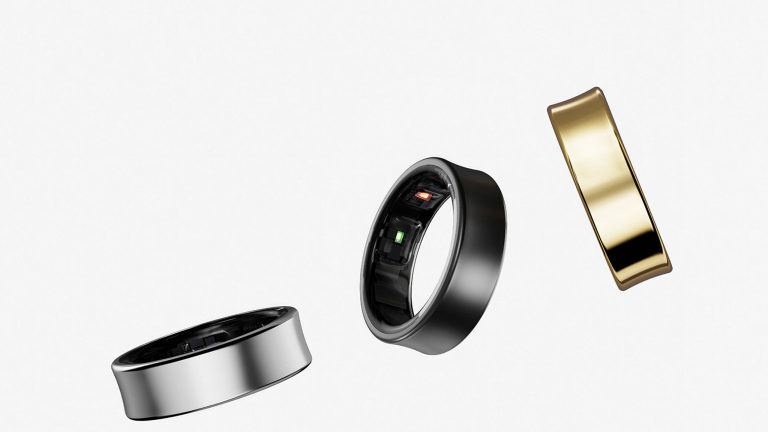 Samsung Mobile Galaxy Unpacked 2024 Galaxy Wearables Produktfoto des Samsung Galaxy Rings in den drei Farben Silber, Schwarz und Gold.