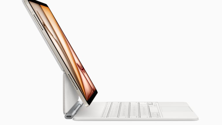 MacBook Air, iPad Air & Mac Studio, Apples Updates für 2025 Ein iPad Air M3 auf einem Magic Keyboard der neuen Generation.