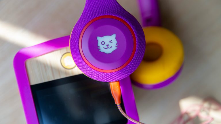 Urlaub mit Kindern, 12 Gadgets für die Kleinen Close Up der Hörmuschel der Tigerbuddies.