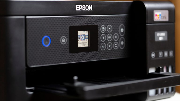Epson Ecotank, Das können die verschiedenen Modelle Nahaufnahme der kompletten Front des Epson EcoTank ET-2850.